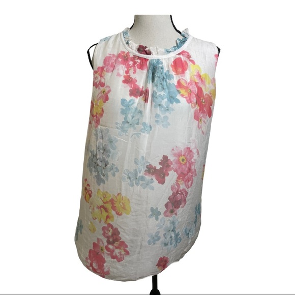 Elena Baldi silk floral blouse. Sleeveless ruffle detail around neckline… - Picture 2 of 10